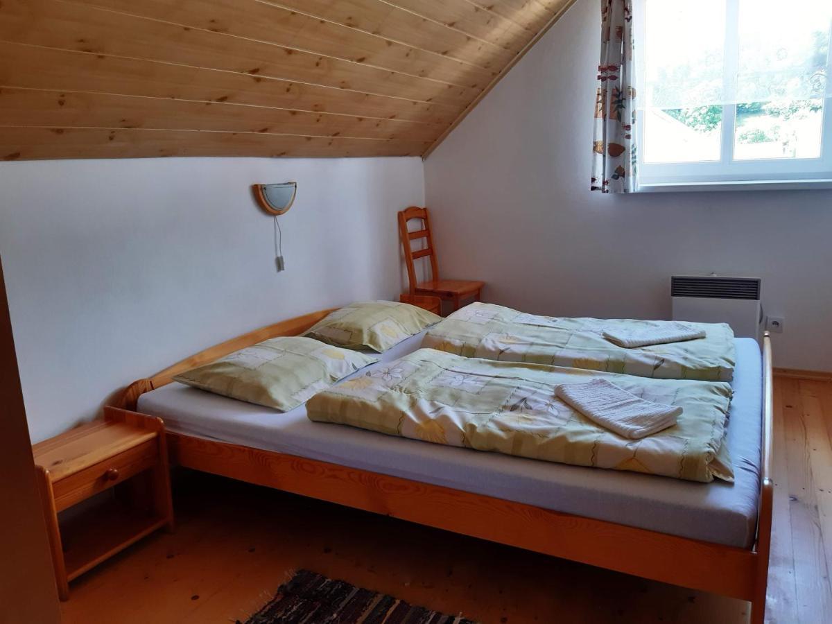 Chalupa Helena Na Poraci Екстериор снимка